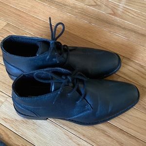 Boys dress shoes - black